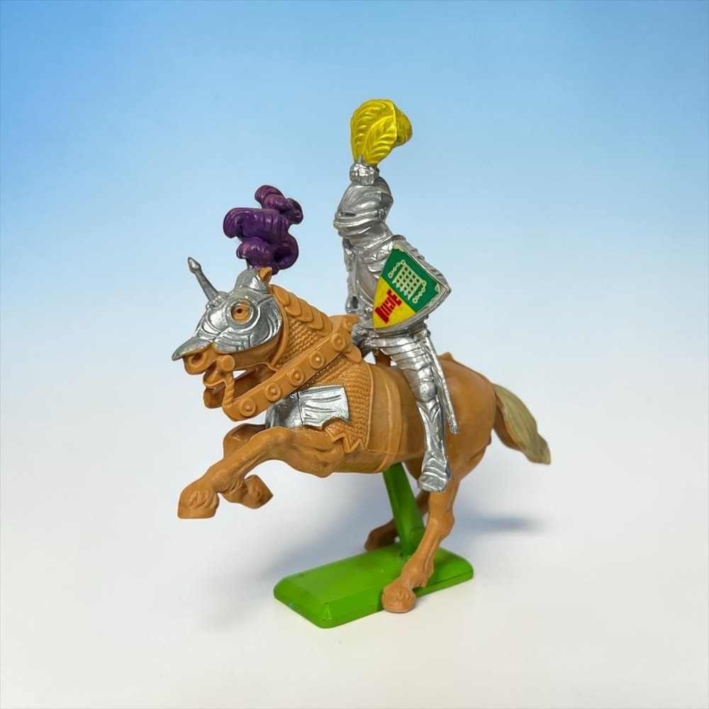 Britains Ltd Deetail 1971 Horse Mounted Silver Jousting Medieval  Knight Toy